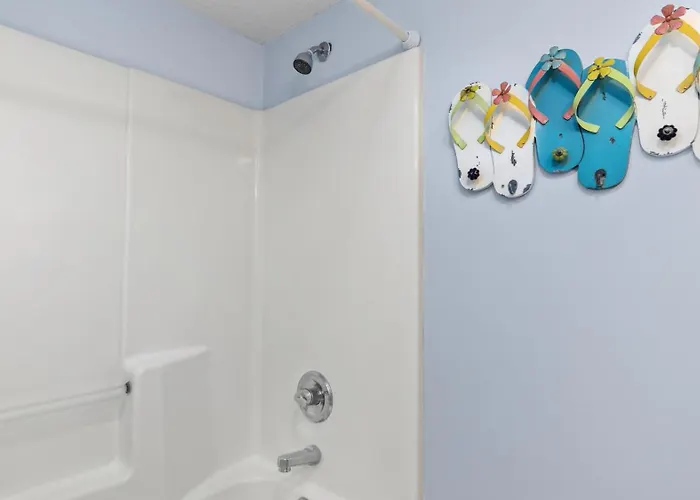 Beachy Family - Pools Balcony Access Holiday home *